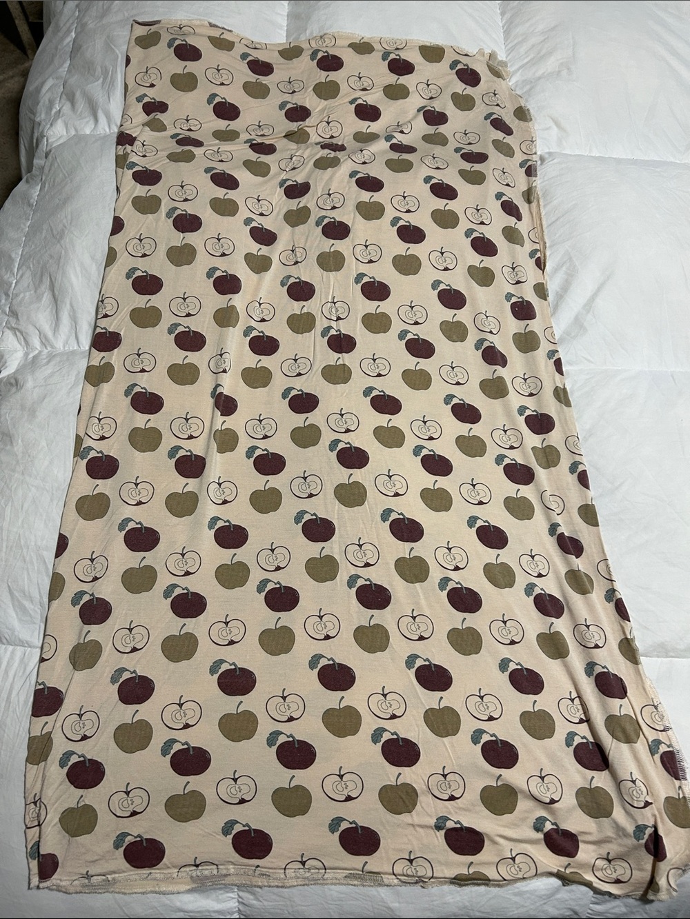 EUC Kate Quinn apples bamboo single layer blanket